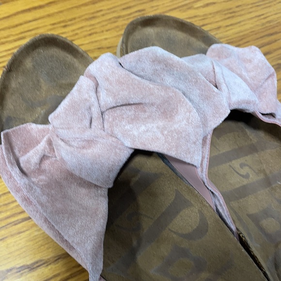 MadLove footbed sandal with mauve suede-like bow - Picture 3 of 3